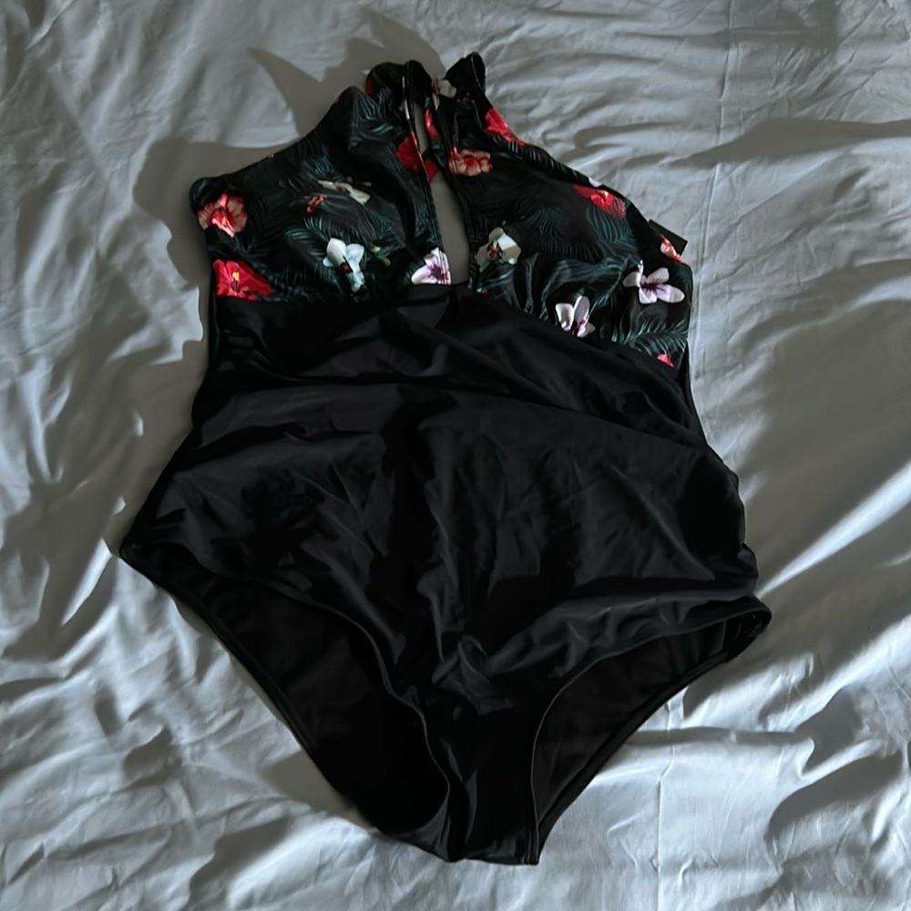 Daci, Woman's Size 22W One Piece Swimsuit